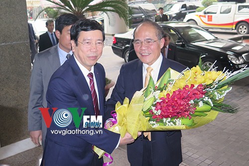 National Assembly Chairman pays new year visit to VOV, VTV and NA staff - ảnh 1